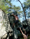 Tony Fouchereau in La Derni�re Chance assis (�l�phant Ouest)