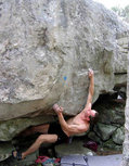 Fr�d�ric Buc in On Ach�ve bien les Grimpeurs (Rocher du Mont Morillon)