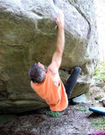 Gilles Cottray in Le Ma�tre est Talon (Rocher du Mont Morillon)